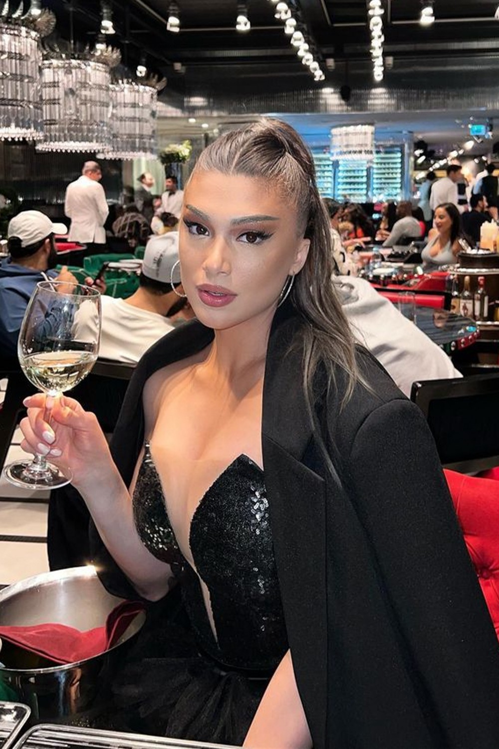 МИНИ РОКЛЯ AMORE ПАЙЕТИ ТЮЛ ЧЕРЕН МИНИ РОКЛЯ AMORE ПАЙЕТИ ТЮЛ ЧЕРЕН