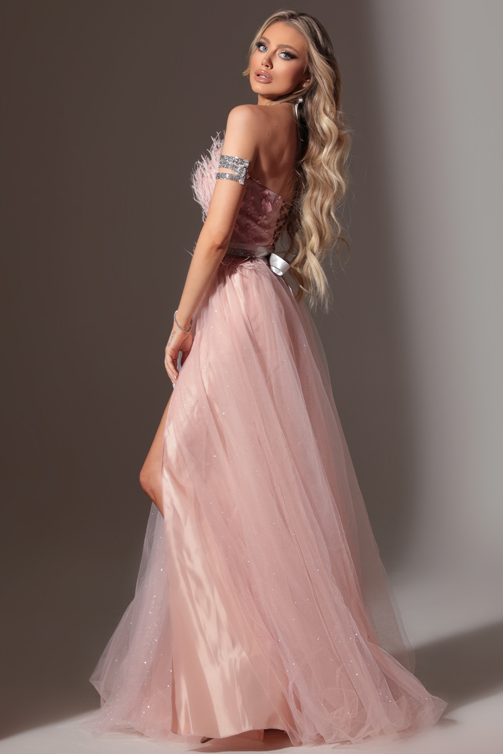 МAXI VESTITO PENELOPE PIUME BROCCATO DI TULLE ROSA CIPRIA МAXI VESTITO PENELOPE PIUME BROCCATO DI TULLE ROSA CIPRIA