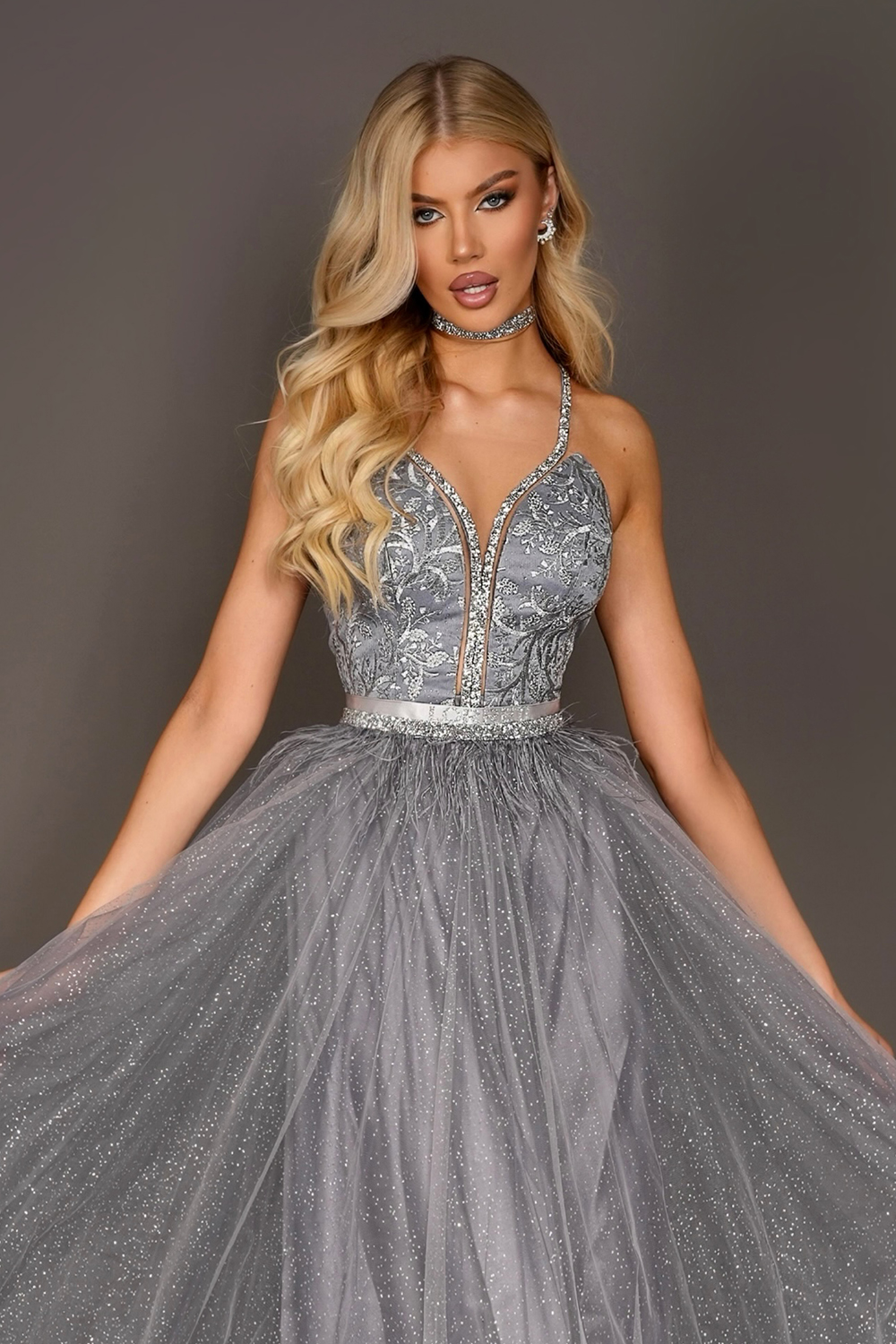 MAXI VESTIDO CANDICE ЕNCAJE BROCADO DE TUL GRIS OSCURO MAXI VESTIDO CANDICE ЕNCAJE BROCADO DE TUL GRIS OSCURO