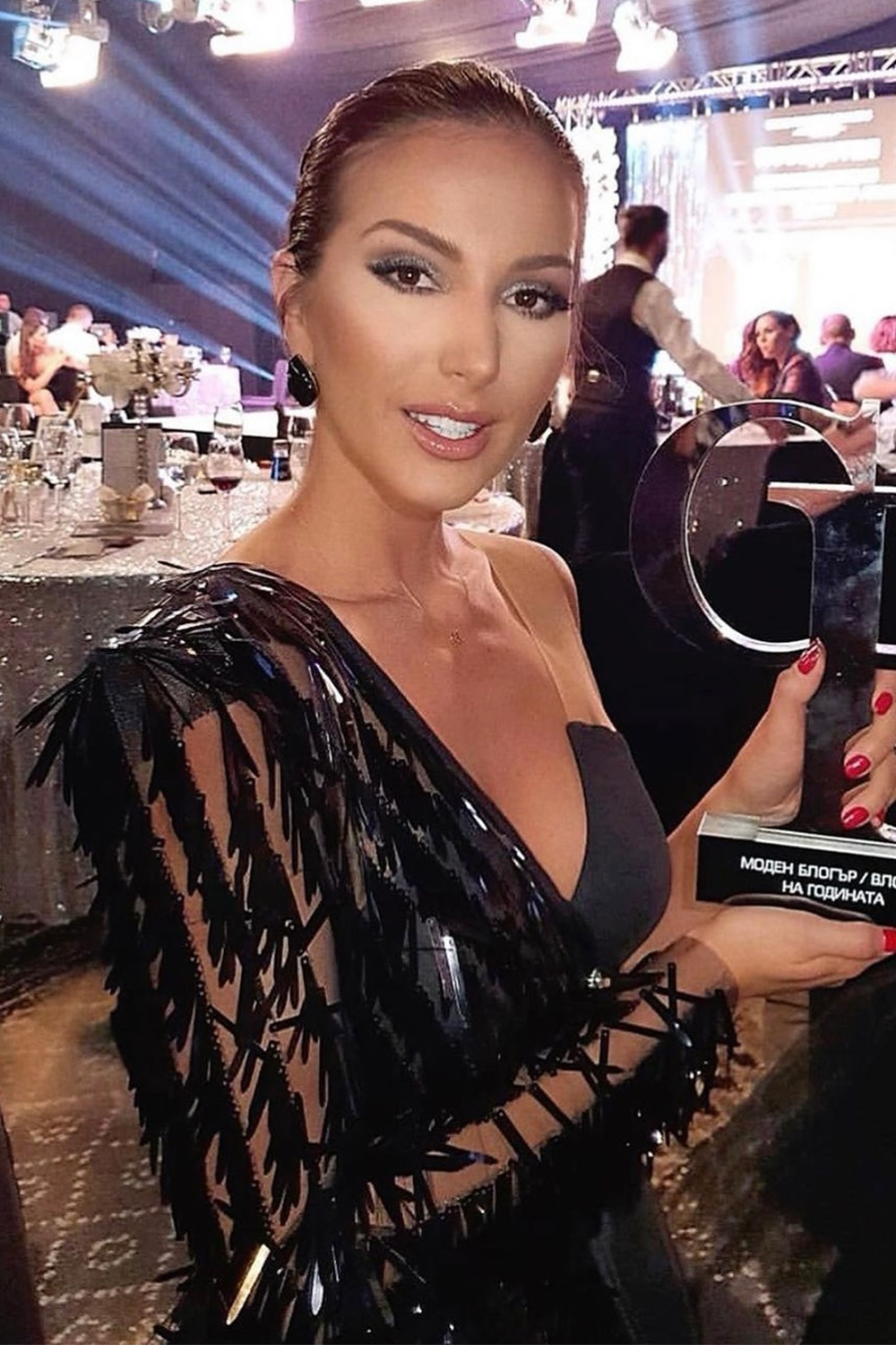 ДЪЛЪГ СЕТ 4 ЧАСТИ ТОП С ПАНТАЛОН CHRISTA ТРИКО ПАЙЕТИ ЧЕРЕН ДЪЛЪГ СЕТ 4 ЧАСТИ ТОП С ПАНТАЛОН CHRISTA ТРИКО ПАЙЕТИ ЧЕРЕН