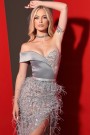 MAXI CONJUNTO TOP CON FALDA ALEYNA ЕNCAJE BRILLANTE SATÍN PLUMAS ARGENTO CON NUDO MAXI CONJUNTO TOP CON FALDA ALEYNA ЕNCAJE BRILLANTE SATÍN PLUMAS ARGENTO CON NUDO