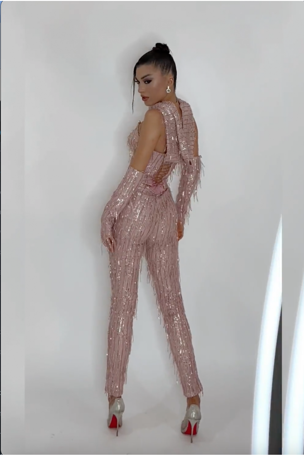 МAXI SET TOP CON PANTALONI SWAN PAILLETTES ROSA CIPRIA LILY МAXI SET TOP CON PANTALONI SWAN PAILLETTES ROSA CIPRIA LILY