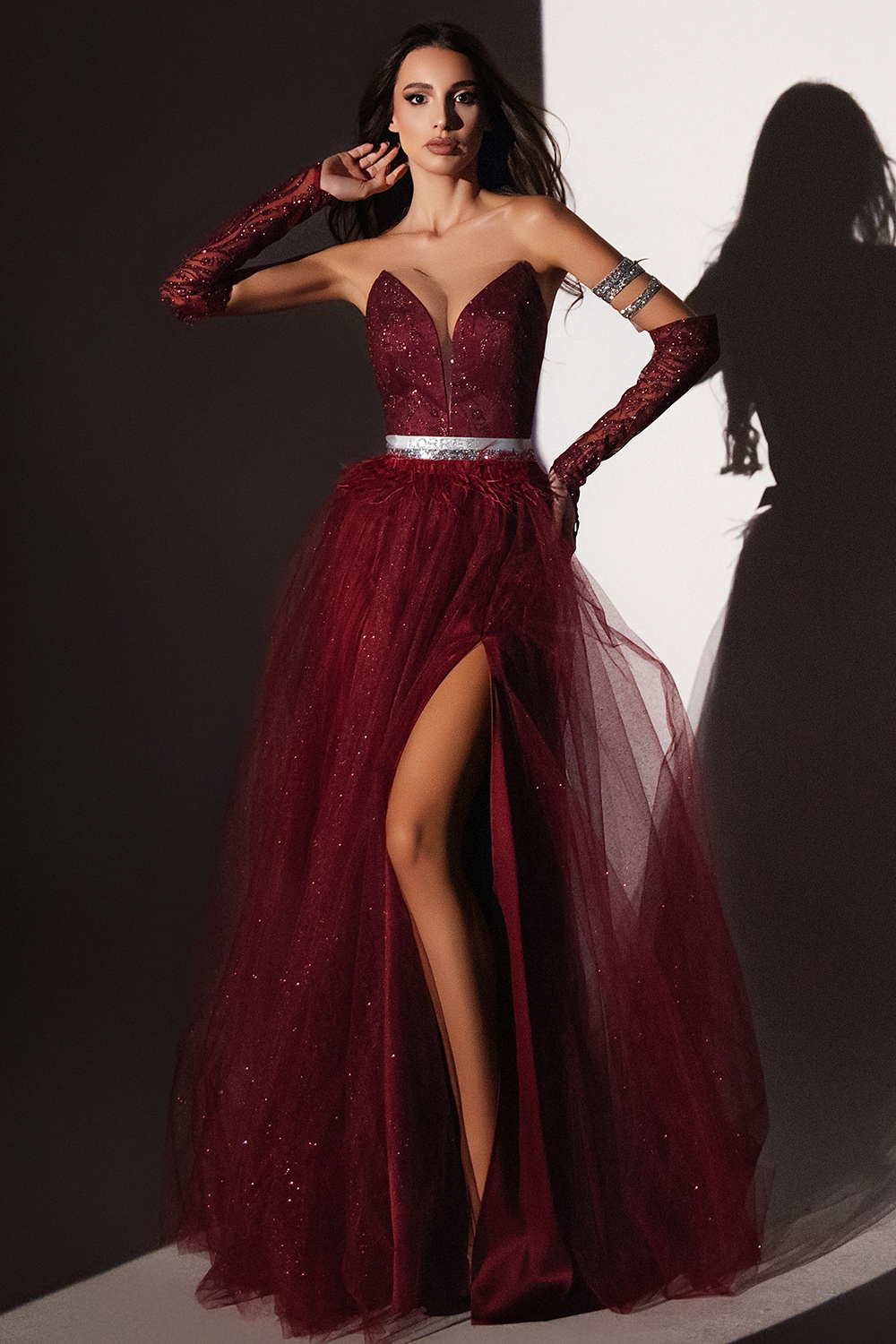 MAXI CONJUNTO TOP CON FALDA ALEXANDRINA ЕNCAJE BRILLANTE BROCADO DE TUL BORGOÑA
