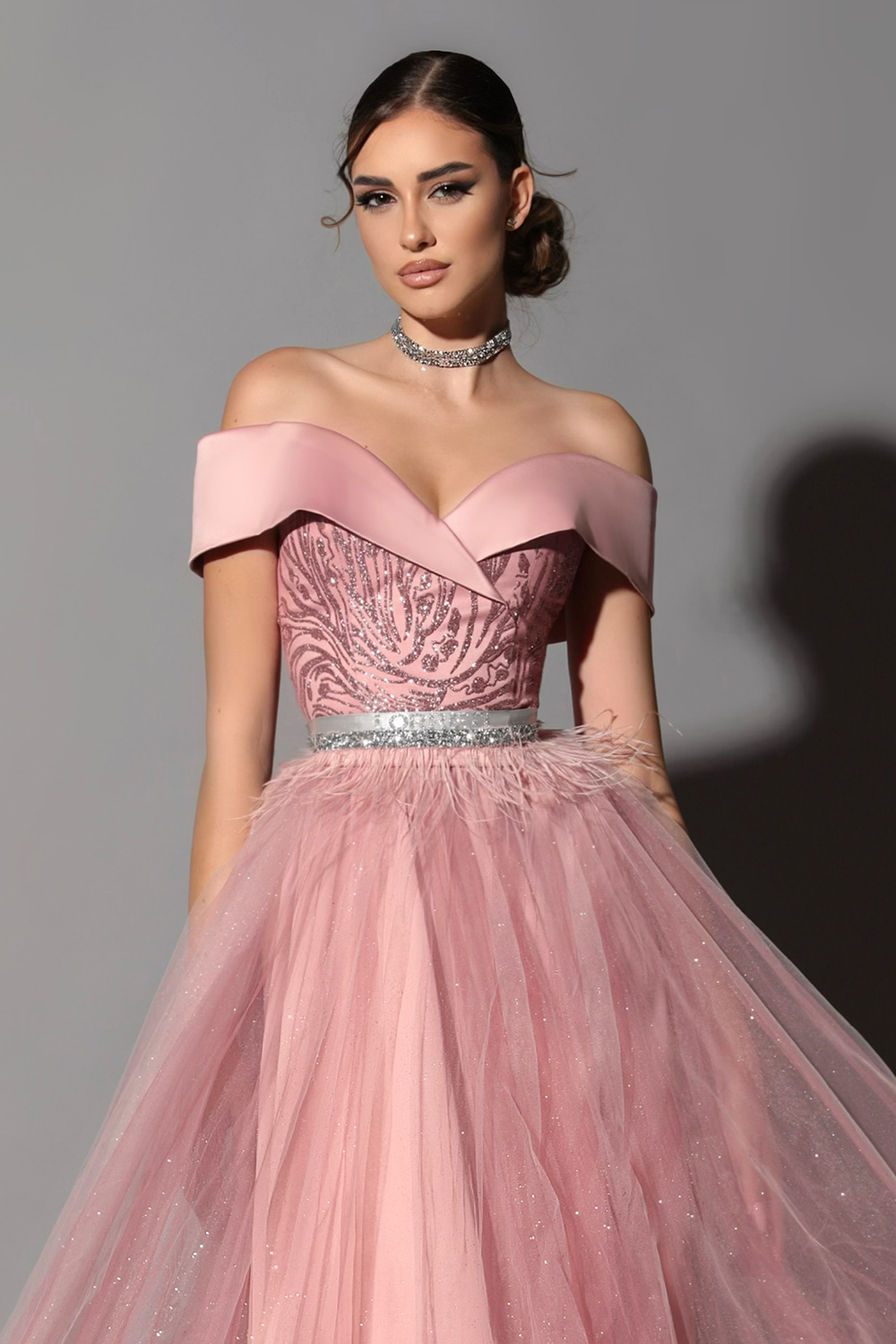 MAXI CONJUNTO TOP CON FALDA JOHANNA ЕNCAJE BRILLANTE BROCADO DE TUL SATÍN POLVO ROSA