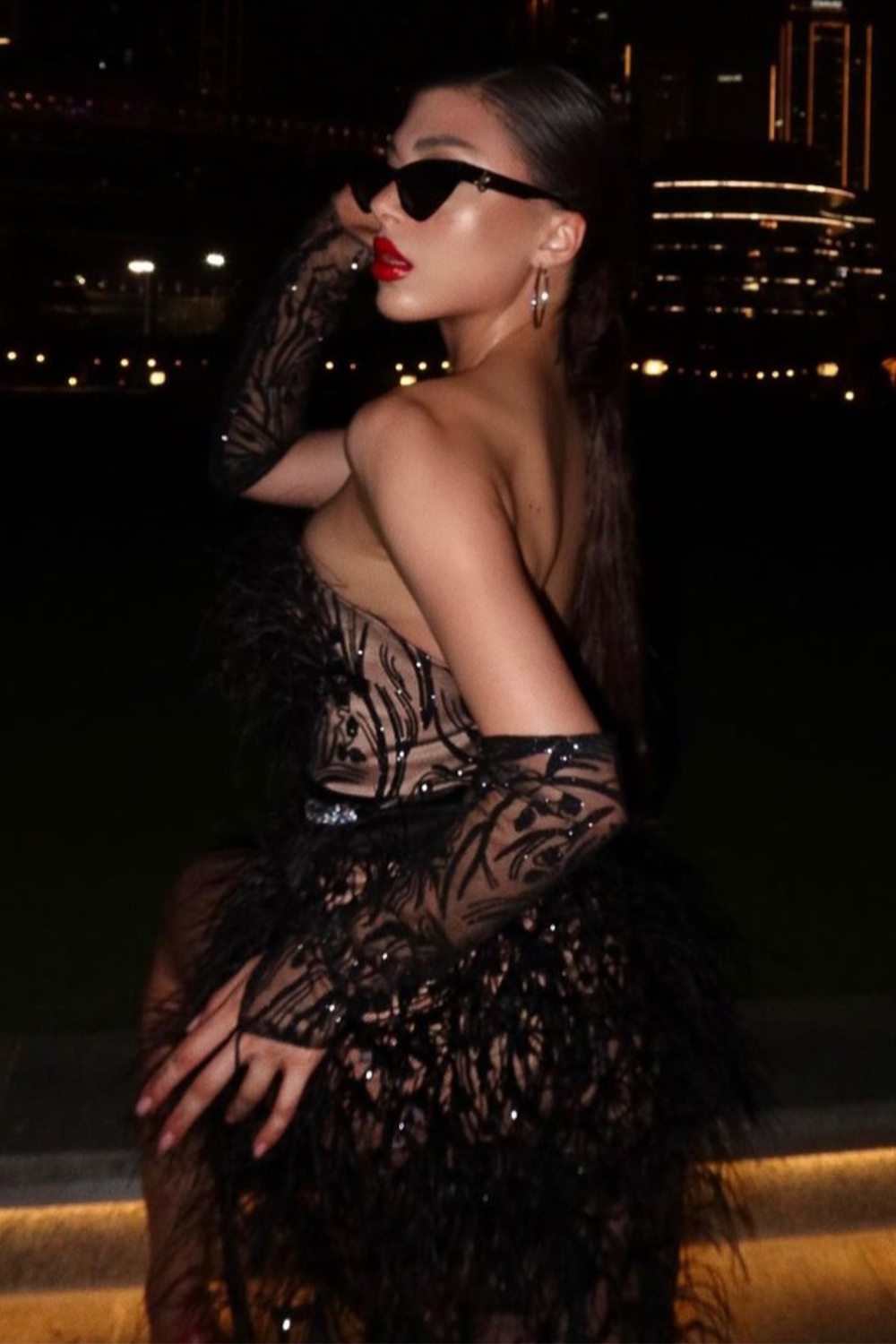 ДЪЛЪГ СЕТ ТОП С ПОЛА FEATHER PRINCESS ДАНТЕЛА ГЛИТЕР ПЕРА ЧЕРЕН С НЮД ДЪЛЪГ СЕТ ТОП С ПОЛА FEATHER PRINCESS ДАНТЕЛА ГЛИТЕР ПЕРА ЧЕРЕН С НЮД
